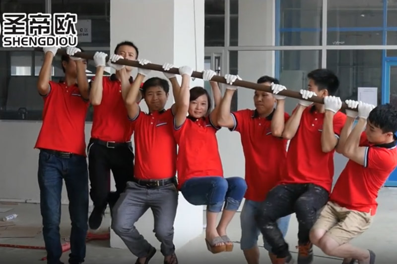 还在苦哈哈地钻孔打膨胀螺丝？老师傅都换圣帝欧炮钉枪了，一天干完三天的活！